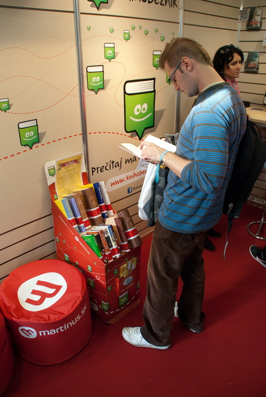 Mnoho kníh z Knihobežníka začalo na Bibliotéke svoju púť...